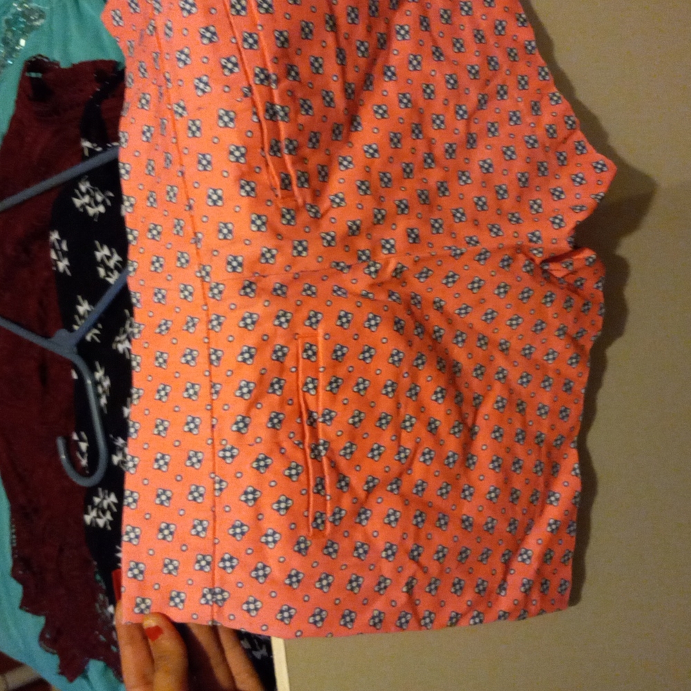 Shorts - Picture 2 of 3